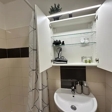 Lägenhet Cozy In The Wider Center *